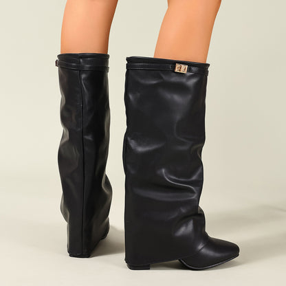 SHINY SLOUCHY BOOTS