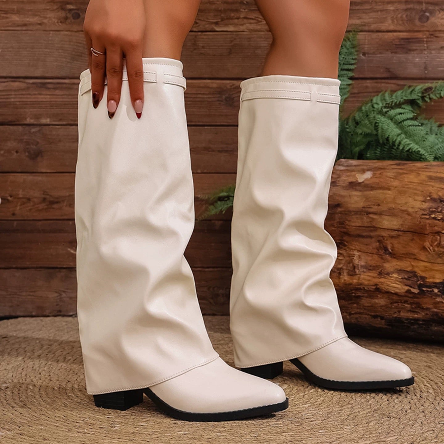 SHINY SLOUCHY BOOTS